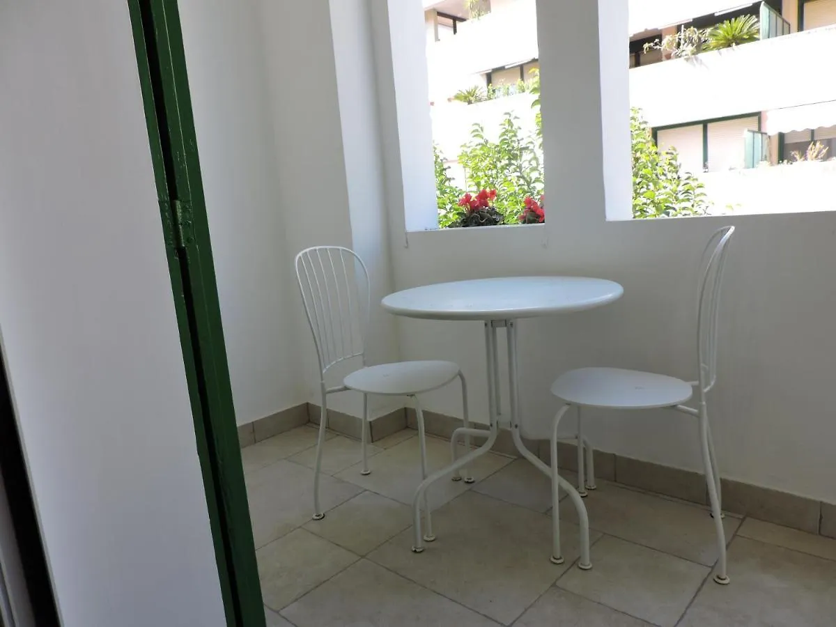Garibaldi 52 Exclusive Apartments Bari 0*,